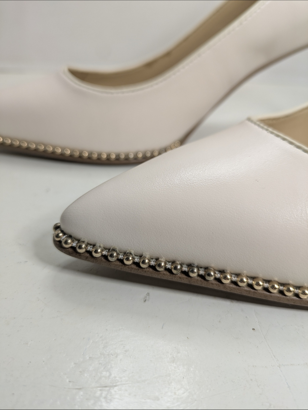 Coach Vonna Cream Leather Mid Heel Pump Gold Stud Size 6 - Picture 12 of 12